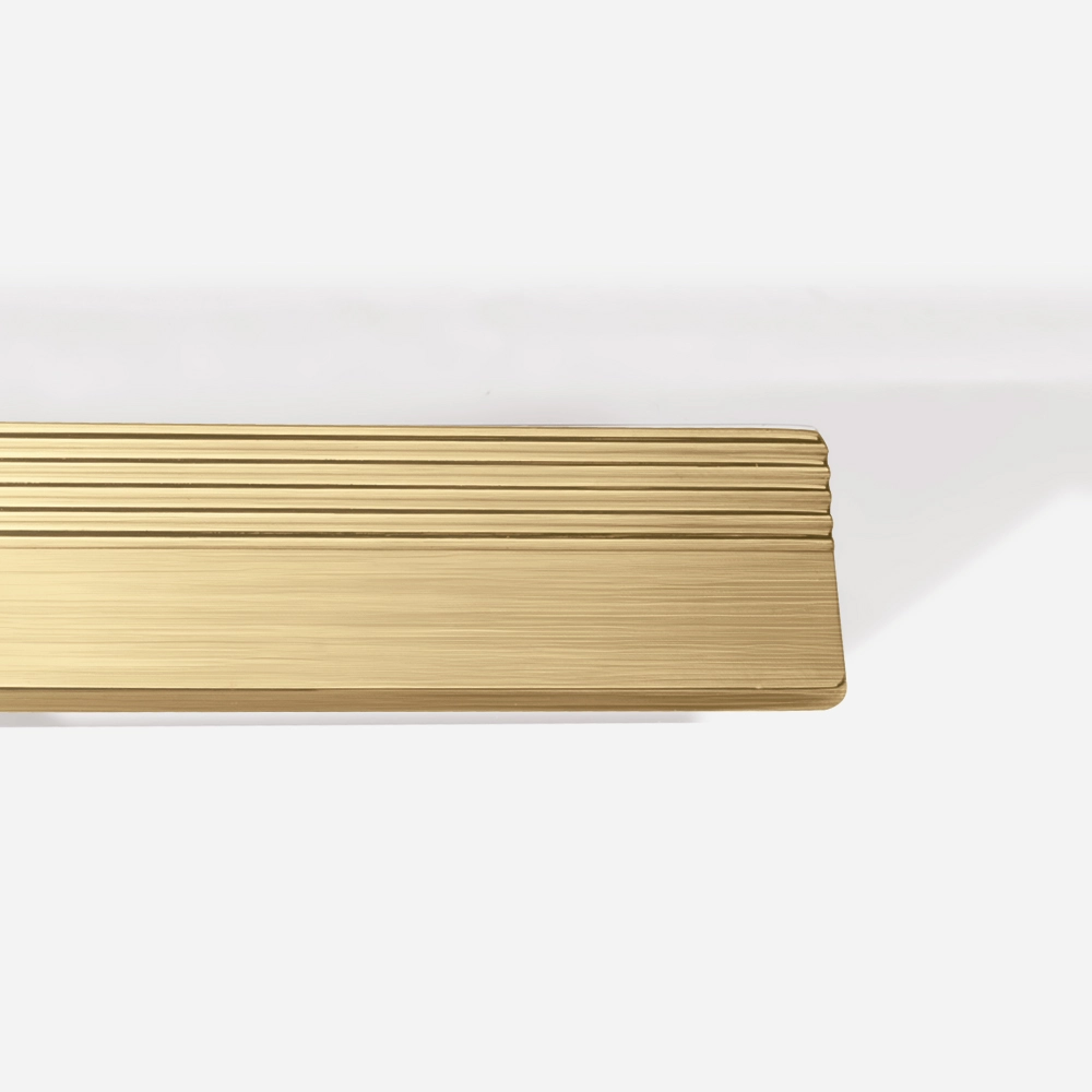 Puxador para Móvel Alça Sobrepor 96 mm Zamac (Troia Dourado Fosco