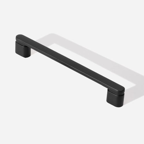Puxador para Móvel Alça Sobrepor 160 mm Zamac (Memphis Preto Fosco) - Outlet Produto Puxador para Móvel Alça Sobrepor 160 mm Zamac (Memphis Preto Fosco) - Outlet