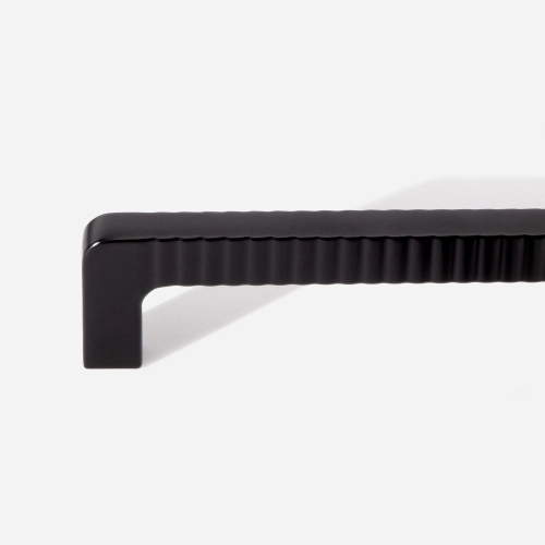 Puxador para Móvel Alça Sobrepor 128 mm Zamac (Petra Preto Fosco) - Outlet Produto Puxador para Móvel Alça Sobrepor 128 mm Zamac (Petra Preto Fosco) - Outlet