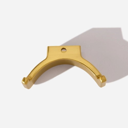 Cabide com Gancho Duplo de Parede Zamac (Batel Dourado Fosco) Produto Cabide com Gancho Duplo de Parede Zamac (Batel Dourado Fosco)