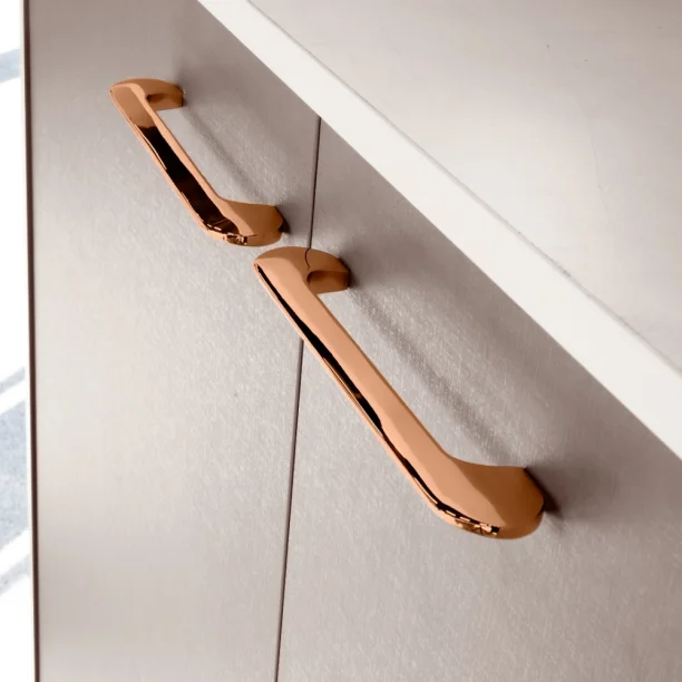 Produto Puxador para Móvel Alça Sobrepor 128 mm Zamac (Pompeia Rosé Gold)