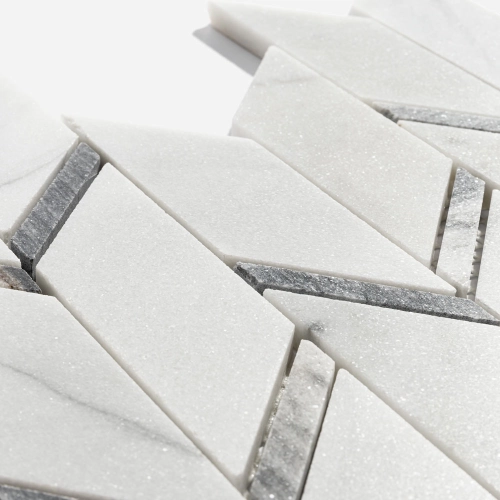 Pastilhas de Pedra Chevron (Mármores Piguês e Grey) Produto Pastilhas de Pedra Chevron (Mármores Piguês e Grey)