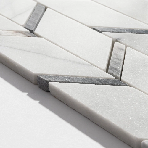 Pastilhas de Pedra Chevron (Mármores Piguês e Grey) Produto Pastilhas de Pedra Chevron (Mármores Piguês e Grey)