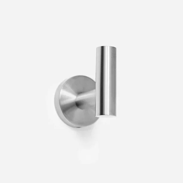 Cabide com Gancho Inox (Tarsila Escovado) - Outlet Produto Cabide com Gancho Inox (Tarsila Escovado) - Outlet