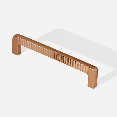 Puxador para Móvel Alça Sobrepor 128 mm Zamac (Petra Rosé Gold) Produto Puxador para Móvel Alça Sobrepor 128 mm Zamac (Petra Rosé Gold)
