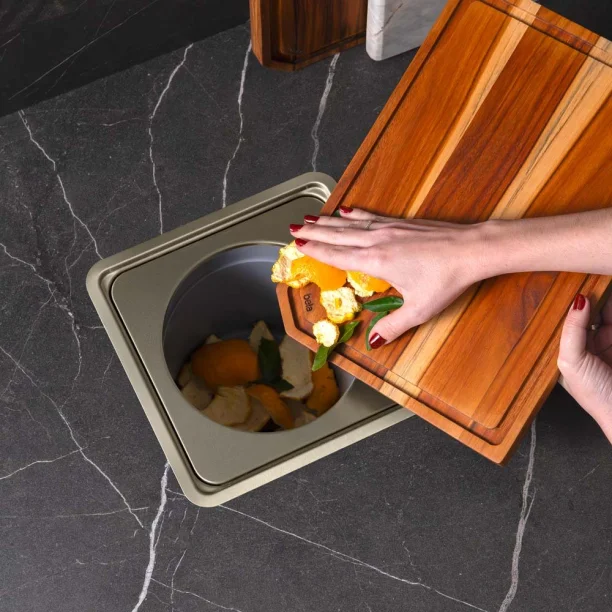 Produto Lixeira Embutida de Cozinha Inox Quadrada 5 Litros (Ryo Escovada) - Outlet