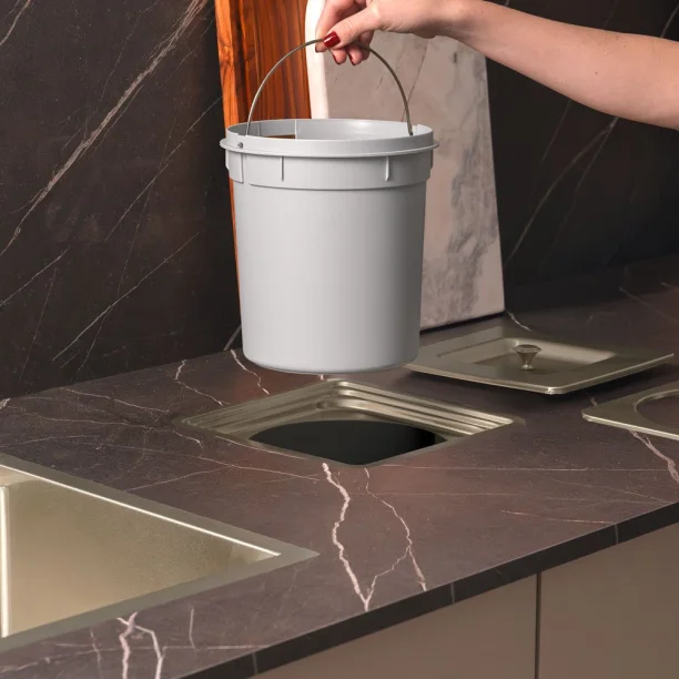 Produto Lixeira Embutida de Cozinha Inox Quadrada 5 Litros (Ryo Escovada) - Outlet