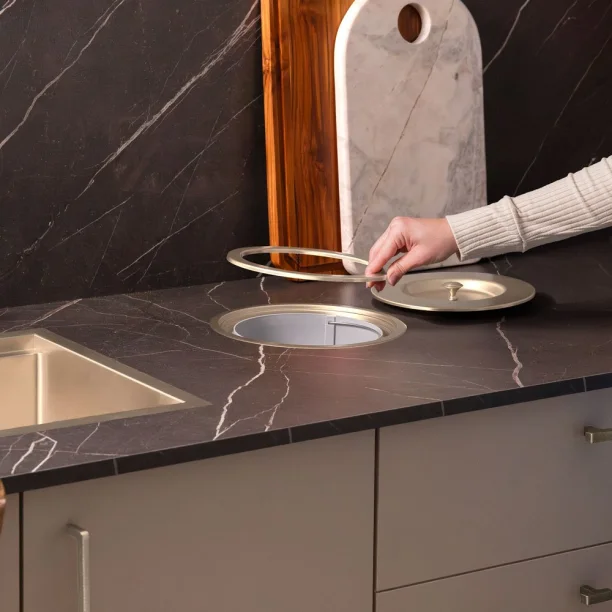 Produto Lixeira Embutida de Cozinha Inox Redonda 5 Litros (Mizu Escovada) - Outlet
