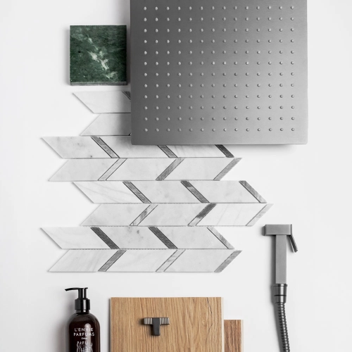 Pastilhas de Pedra Chevron (Mármores Piguês e Grey) Produto Pastilhas de Pedra Chevron (Mármores Piguês e Grey)