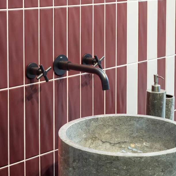 Torneira Misturador de Parede para Banheiro Inox (Alva Preta Fosca) - Outlet Produto Torneira Misturador de Parede para Banheiro Inox (Alva Preta Fosca) - Outlet