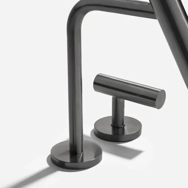 Torneira Monocomando Baixa para Banheiro (Lay Grafite Fosca) - Outlet Produto Torneira Monocomando Baixa para Banheiro (Lay Grafite Fosca) - Outlet