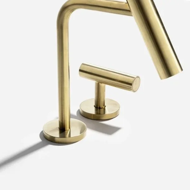 Produto Torneira Monocomando Baixa para Banheiro (Lay Ouro Fosca) - Outlet