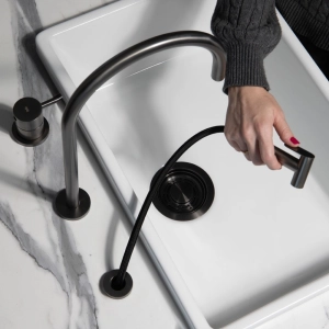 Torneira Monocomando com Ducha de Cozinha Inox (Fiji Grafite Fosca)