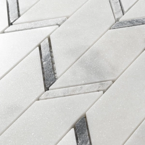 Pastilhas de Pedra Chevron (M&aacute;rmores Pigu&ecirc;s e Grey)