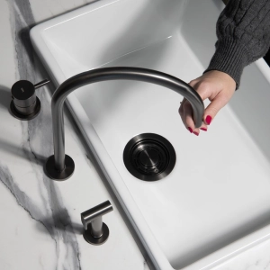 Torneira Monocomando com Ducha de Cozinha Inox (Fiji Grafite Fosca)