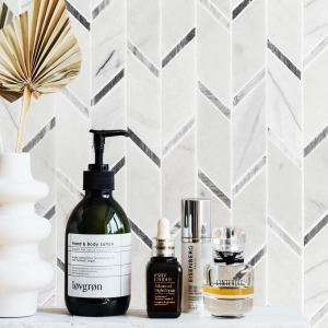 Pastilhas de Pedra Chevron (M&aacute;rmores Pigu&ecirc;s e Grey)