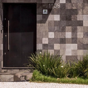 Pedra Hitam Lisa 10x10 cm - m²