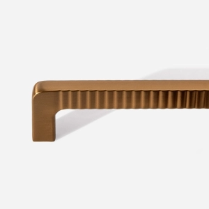 Puxador para M&oacute;vel Al&ccedil;a Sobrepor 192 mm Zamac (Petra Ros&eacute; Gold Fosco) - Outlet