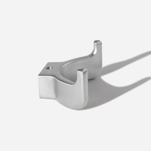 Cabide com Gancho Duplo de Parede Zamac (Batel Escovado)