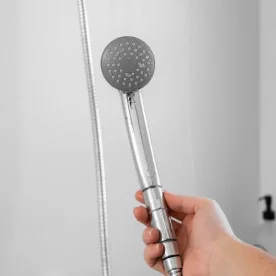 Ducha Auto Limpante Redonda 12 cm de Parede com Desviador (Gutta Cromada) - Outlet Produto Ducha Auto Limpante Redonda 12 cm de Parede com Desviador (Gutta Cromada) - Outlet