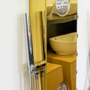 Ducha Vertical com Hidro e Cascata (Inox Dourada)