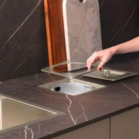 Produto Lixeira Embutida de Cozinha Inox Quadrada 5 Litros (Ryo Escovada) - Outlet