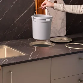 Produto Lixeira Embutida de Cozinha Inox Redonda 5 Litros (Mizu Escovada) - Outlet