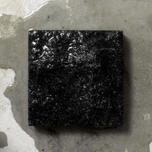 Pedra Hitam Bruta 10x10 cm - m&sup2;