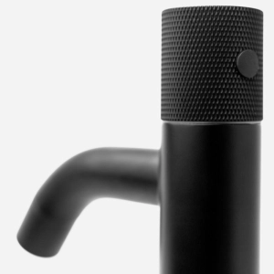 Torneira Baixa de &Aacute;gua Fria para Banheiro (Murat Preta Fosca)