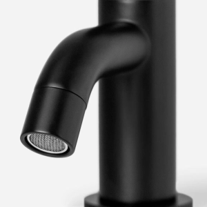 Torneira Baixa de &Aacute;gua Fria para Banheiro (Murat Preta Fosca)