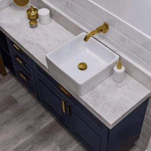 Torneira de Parede para Banheiro (Tay Dourada)