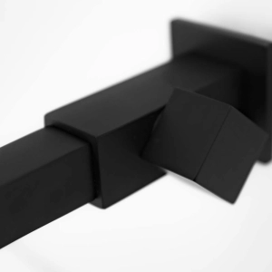 Torneira de Parede para Banheiro (Tay Preta Fosca)