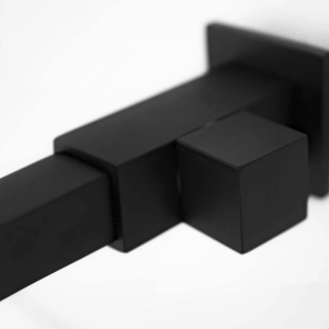 Torneira de Parede para Banheiro (Tay Preta Fosca)