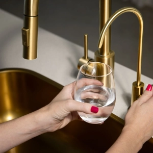 Torneira Giratória de Filtro Água Fria Inox (Simi Dourada Fosca)