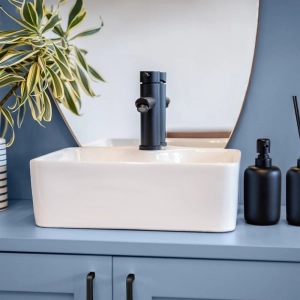 Torneira Monocomando Baixa para Banheiro Inox (Lis Preta Fosca)