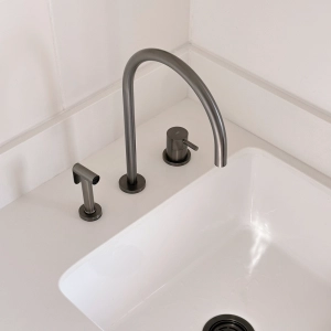 Torneira Monocomando com Ducha de Cozinha Inox (Fiji Grafite Fosca)