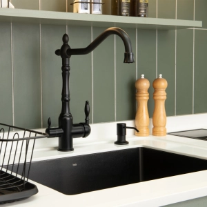 Torneira Monocomando Girat&oacute;ria de Filtro (Aran Preta Fosca)