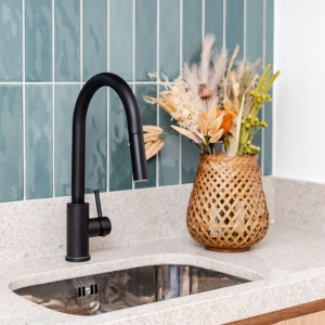 Torneira Monocomando Gourmet de Cozinha Inox (Maldivas Preta Fosca)